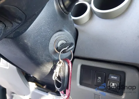 2010 Toyota Tundra Grade 4.6L V8 z USA, uszkodzony, nr VIN 5TFRM5F12AX015052